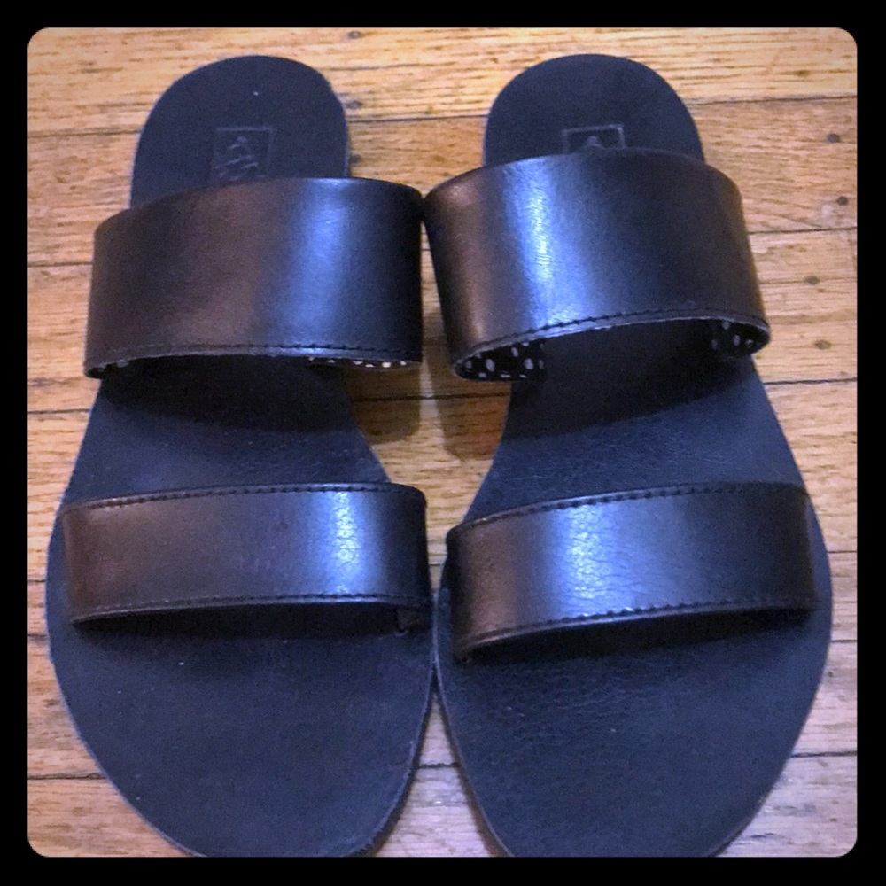 Vans leather slide sandals!